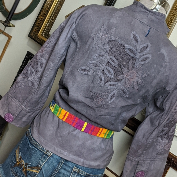 Are you hiding somewhere behind those eyes? - Picture 2 of 5